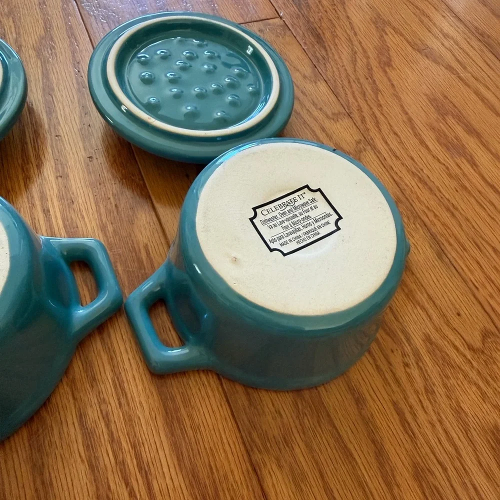 Celebrate It Lot of 2 Mini Ceramic Casserole Dish Set with lid handles Cocottes